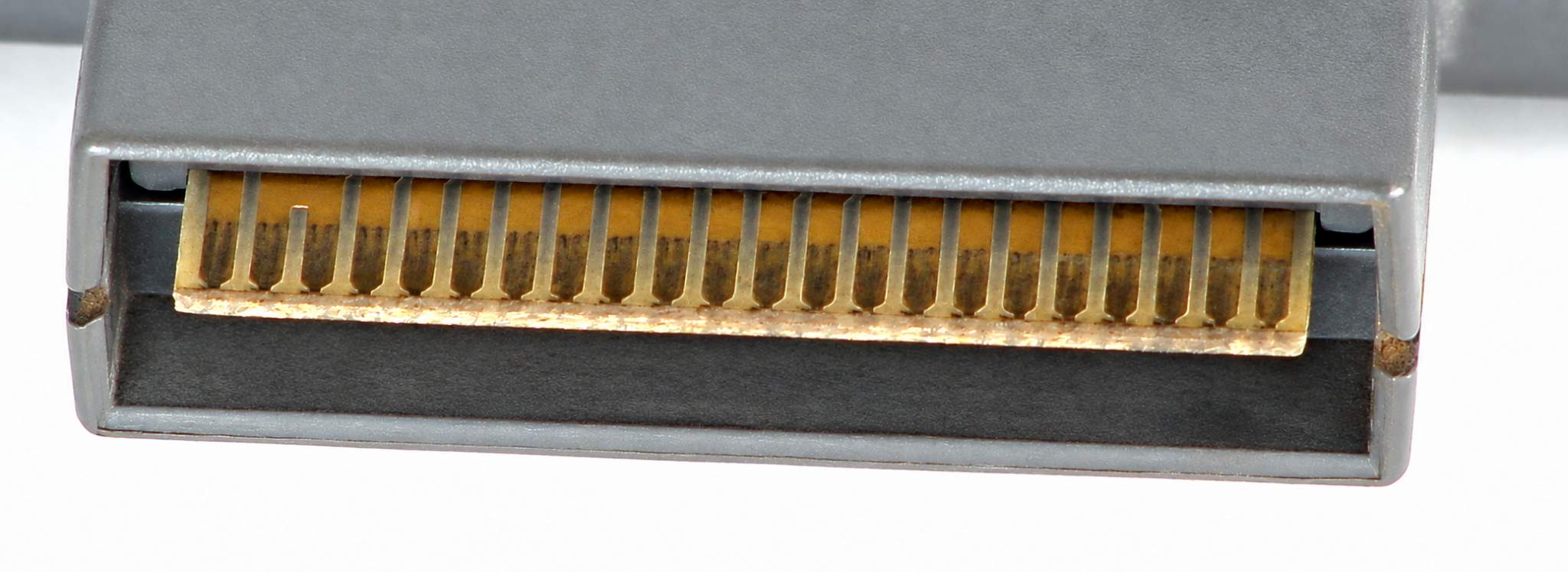 Expansion-port edge connector